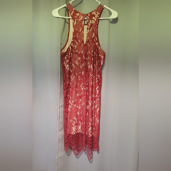 Express dress - Picture 2 of 5